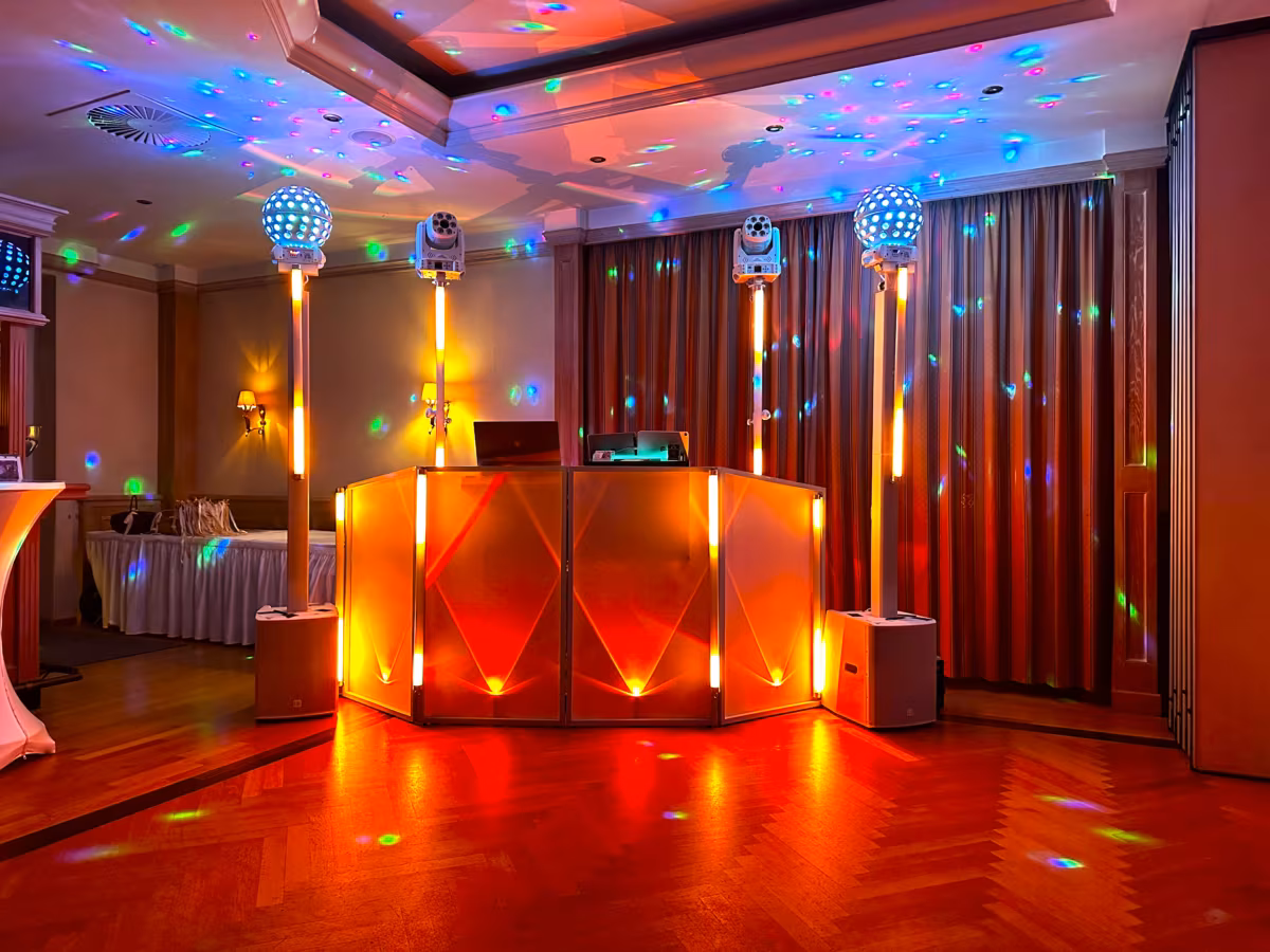 Hochzeitsanlage von DJ Volker Kohl (Event-DJ-OWL.de) Hochzeitsanlage von DJ Volker Kohl (Event-DJ-OWL.de)